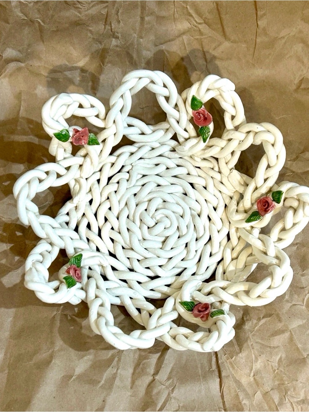 Vtg Italian Hand Woven Ceramic Braided Rope Basket Bowl Accented Red Roses 8”x3”